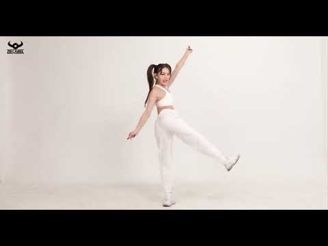 Soloist AleXa Covering Money by LISA!