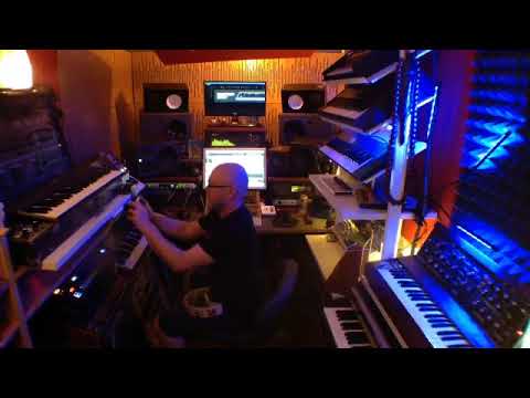 Atjazz LIVE remix  "Love Someone" feat Robert Owens Soul Fusion              EWL Mix