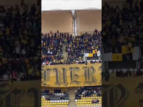 "La ILUSIÓN de la hinchada de #coquimbounido ante #udechile" Barra: Al Hueso Pirata &bull; Club: Coquimbo Unido