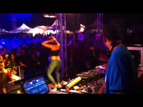 Summer Jam Festival 2012 - Blessed Love Soundsystem @ Roots Center stage (5)