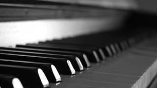 Long Playlist of Peaceful Piano Covers of Popular Songs