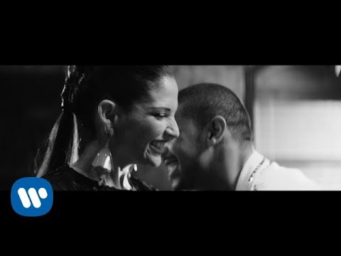 Manuel Medrano - La Mujer Que Bota Fuego (Feat. Natalia Jiménez) [Video Oficial]