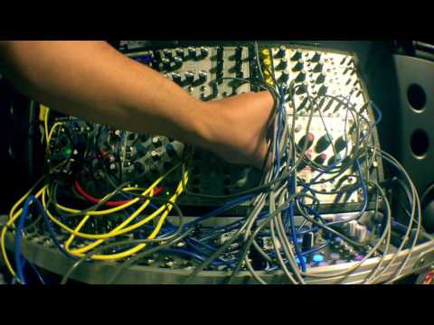 Voltage Controlled Amplification w/ Mutable Instruments Veils | P.010517