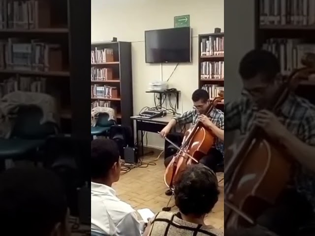 Vídeo relacionado con YUEHISY Mini Instrumento Theremin con Ajustes de Afinación Ajustables para una Rica Experiencia Musical Kit Theremin Portátil con Pantalla Interactiva para Músicos