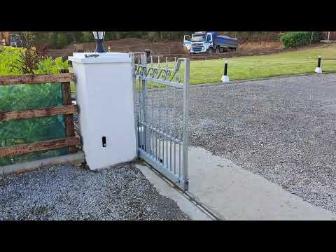 Motorised gates & security CCTV installation - Image 2