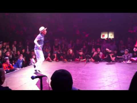 BAM 11 Locking Top 16 - GrooVinh vs Max