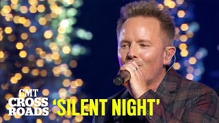 Brett Young &amp; Chris Tomlin Perform &#39;Silent Night&#39; 🎤 CMT Crossroads Christmas