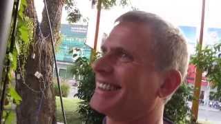 preview picture of video 'CRAZY falang talking crap on a swing in Udon Thani - Thailand 2013'