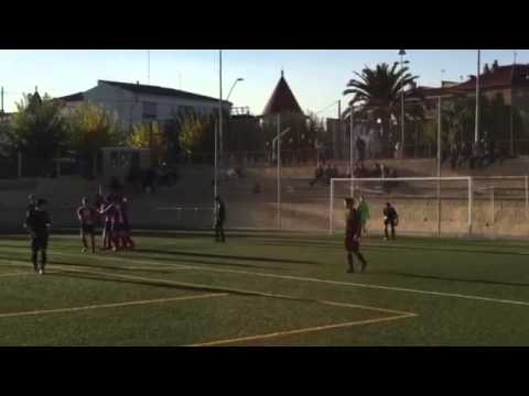 Gol del Juvenil A de penalti contra l'Escola Valls
