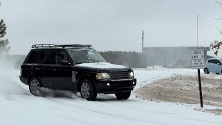 L322 Range Rover, BMW i3, & VinFast VF8 Sliding In The Snow 