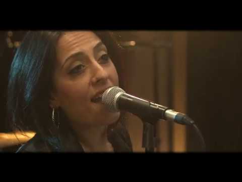 Between The Devil And The Deep Blue Sea - Live in studio