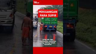 Download lagu A truck driver's act of solidarity helps his colleague who is having difficulties on the road. mp3 Download lagu A truck driver's act of solidarity helps his colleague who is having difficulties on the road. mp3