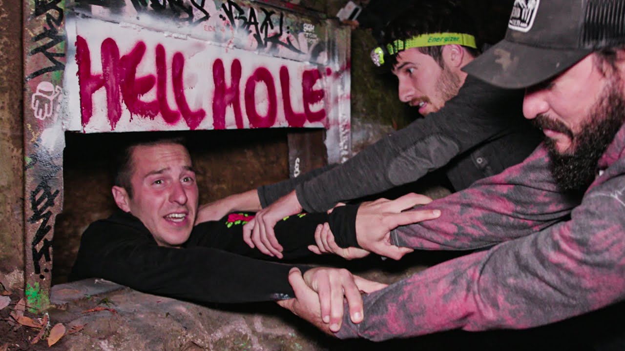 OVERNIGHT in HELL HOLE (Claustrophobia Warning)
