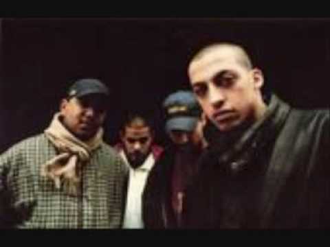 LA MIXTURE .LE DOS AU MUR...