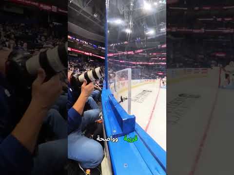 🏒😳 ليه فيه فتحات غريبة في جدران ملاعب هوكي الجليد؟