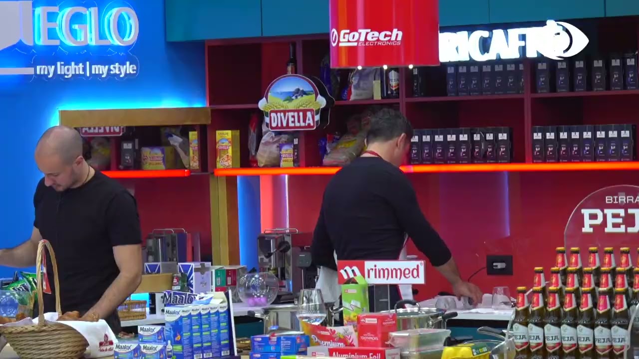 Si gërhet/ Armaldo ngacmon Ermionën