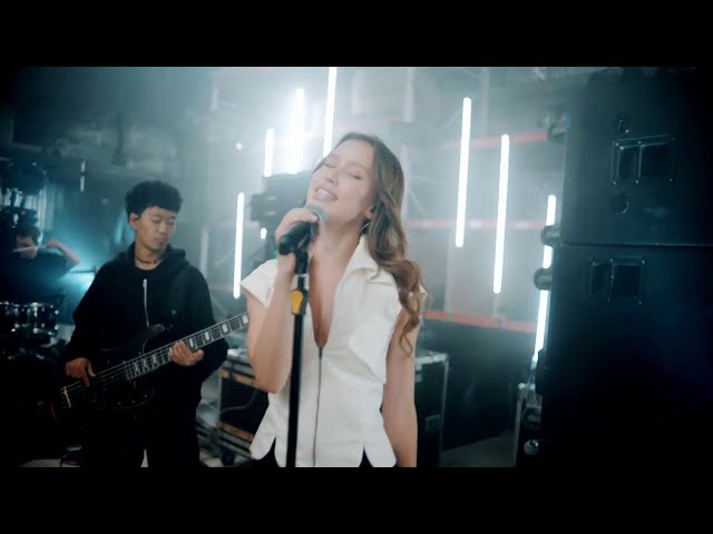 Video zu 'Siluet' ansehen