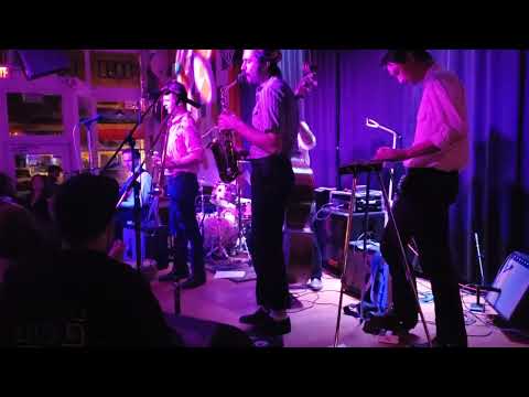 Petunia & The Vipers - Asaw Fofor at The Royal