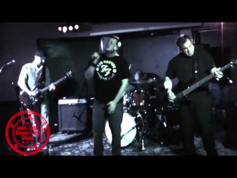 Early Morning Warning @ The Clubhouse - " Drowning" with EPIC extended solo!