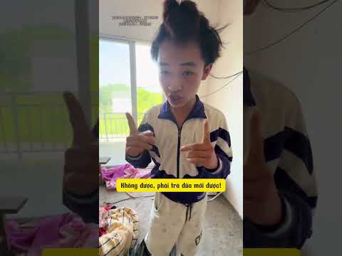 Vừa về đến nhà đã bị anh trai 'tẩn' cho một trận!