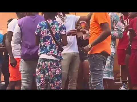 Ding Dong and Safaree featuring Pataskeng New Dipp Dance live and direct behind the scenes!I know