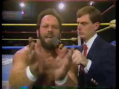 Matt Borne attacks Chris Von Erich. 1990