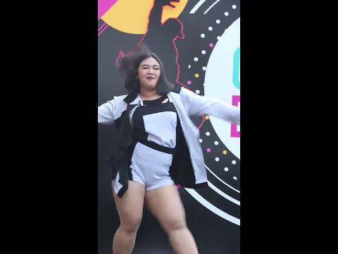 180324 ชบาแก้ว cover KARA (Mim as Nicole) - Jumping & Lupin @ Centralplaza Chaengwattana