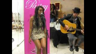 JESSICA JARRELL&#39;s Acoustic Live Performance of &quot;Up and Running&quot;!