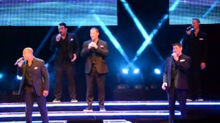 Straight No Chaser ~ &quot;Hark the Herald Angels Sing / Angels We Have Heard on High&quot;