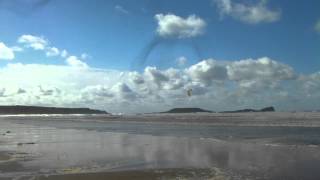 preview picture of video 'Kite surfing @ Rhossili Beach/Llangennith Sand'