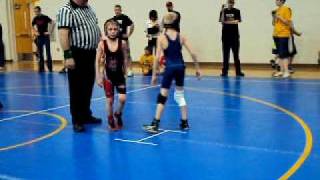 preview picture of video 'Nathan Maxwell, C.V.C.A., vs Akron Gladiators 65# @ Wooster Youth Wrestling Tournament, 2010'
