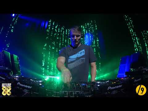 KAI TRACID ● 10 YEARS AGE OF LOVE/SLASH9.TV