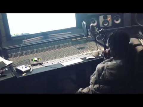 Ufo361 feat. Rich the Kid - Plug Walk Remix [ STAYHIGH X RICHFOREVER ]