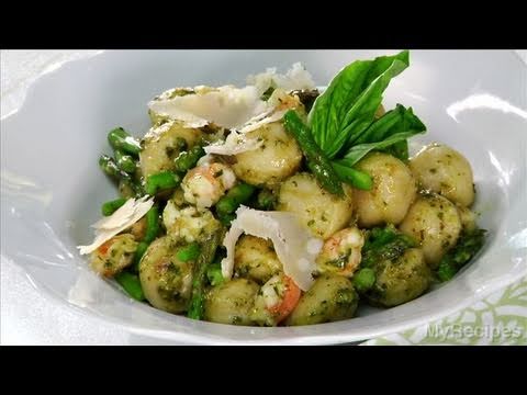 Gnocchi with Shrimp, Asparagus, and Pesto Recipe