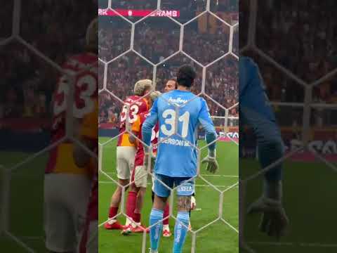 Fenerbahçe'de Ederson'un Kırmızı Kart Gördüğü An #shorts