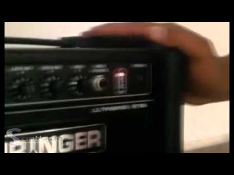 Amplificador Para Bajo Behringer bT-108