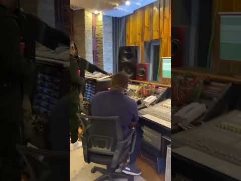 "Alguma Coisa" com o @MCCabinda a ser feita 🔥