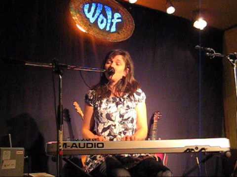 7- Polly Paulusma - Matilda - LiveBologna at Wolf (21-10-07)