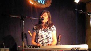 7- Polly Paulusma - Matilda - LiveBologna at Wolf (21-10-07)