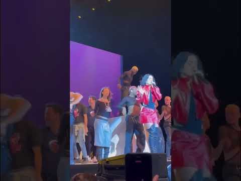 Rosalia performing “DESPECHÁ” an Amsterdam #rosalia #motomamiworldtour