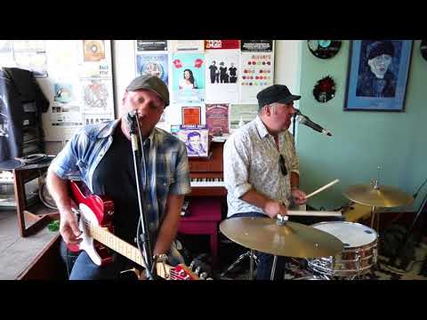 MonkeyJunk performs Light it up from the new album