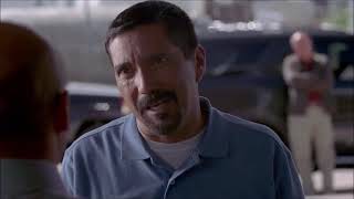 [Breaking Bad] Gomez shows up at the laundromat (Breaking Bad)