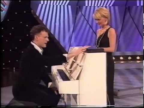 Play Piano Without Practice - Rainer Hersch & Esther McVey