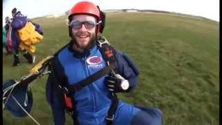 preview picture of video 'Ian's AFF Skydive, Hibaldstow'