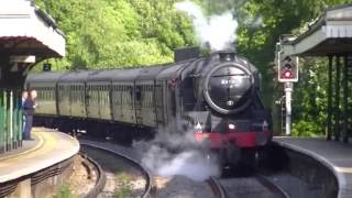 preview picture of video 'LMS Black 5 44932 Passes Romsey on 1Z87 Swanage Belle'
