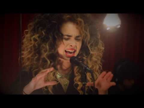 Studio Brussel: Ella Eyre - Deeper (live)