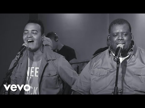 Pouti-Porri Fundo de Quintal (Palco Iluminado / Falso Herói / Lucidez) (Video Ao Vivo)