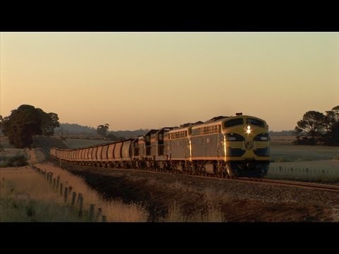 Australian Trains: El Zorro Grain at Sunset  Sat 06/02/10