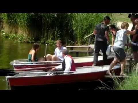 Norbert Rier und Frau gehen an Land