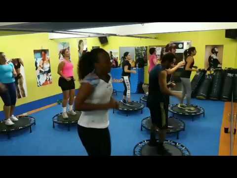 Jump música: Ela se joga/ Dennis DJ & MC Marvin